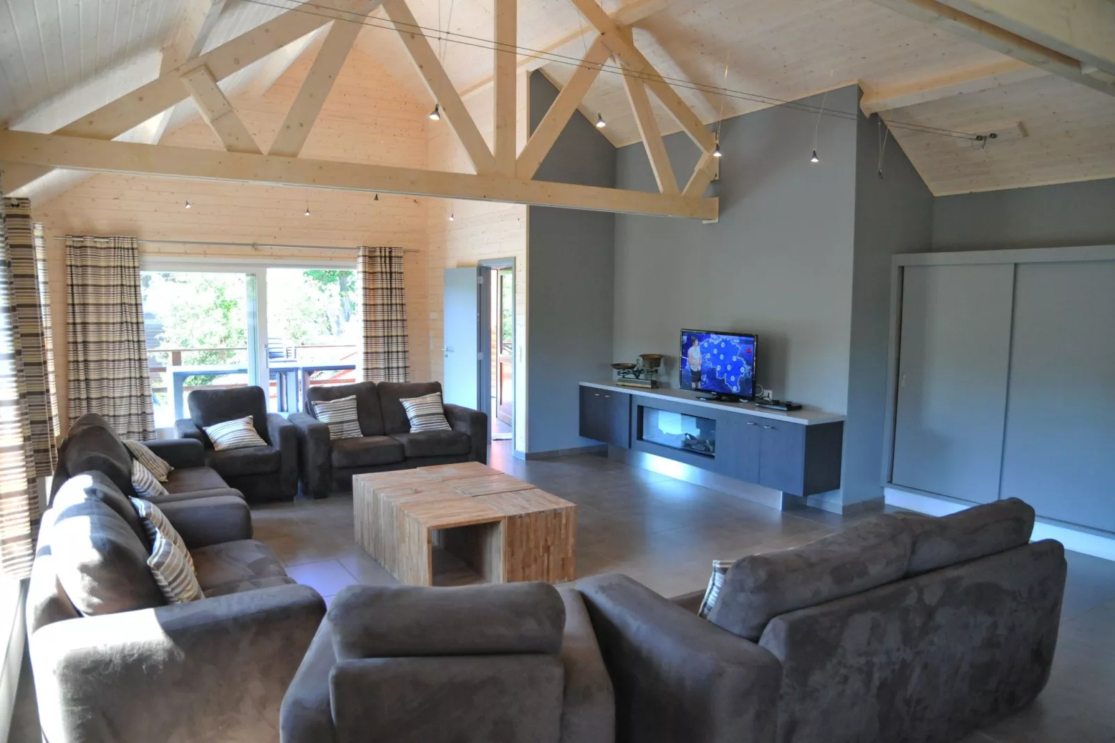 Les Rochettes Mars-Living room