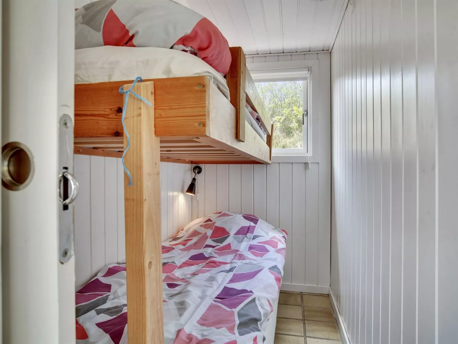 "Abbie" - 10m from the sea-Inside