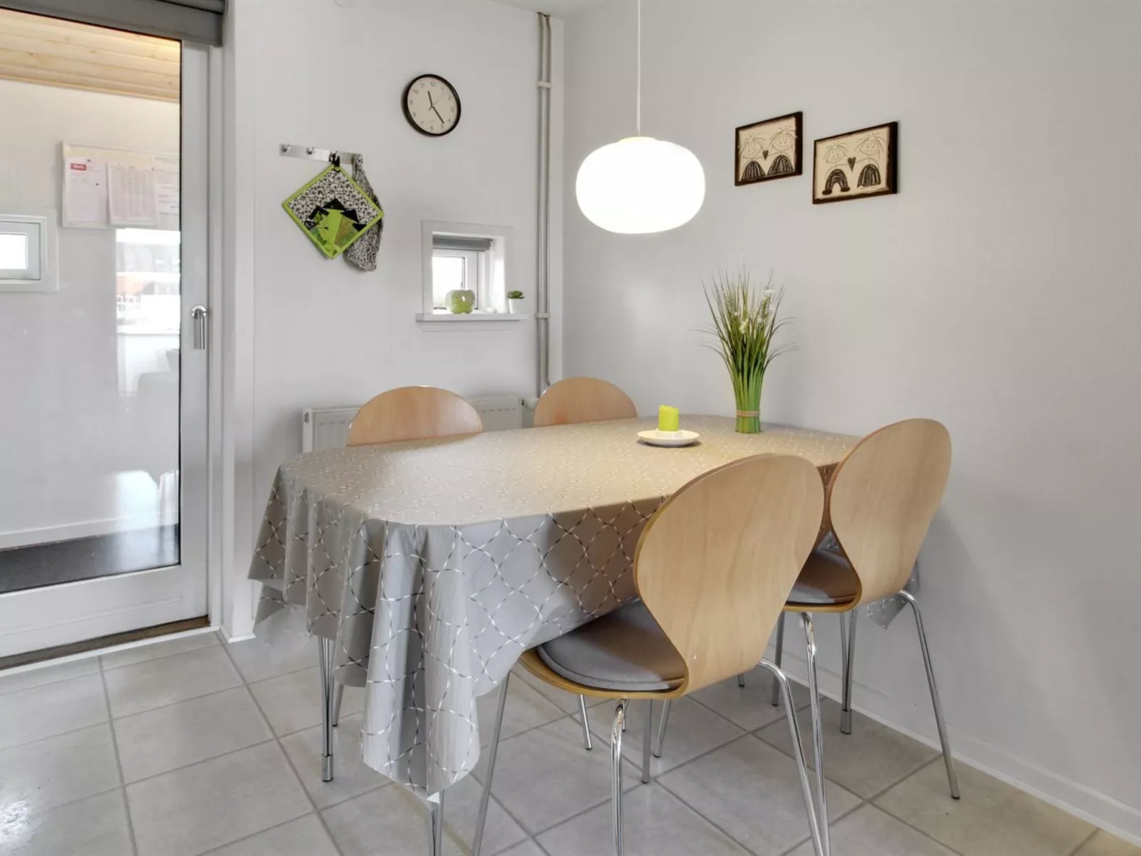 "Héléne" - 2.3km from the sea-Inside