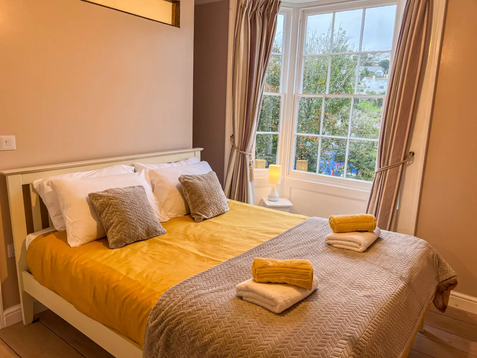 Cherry Orchard House-Inside