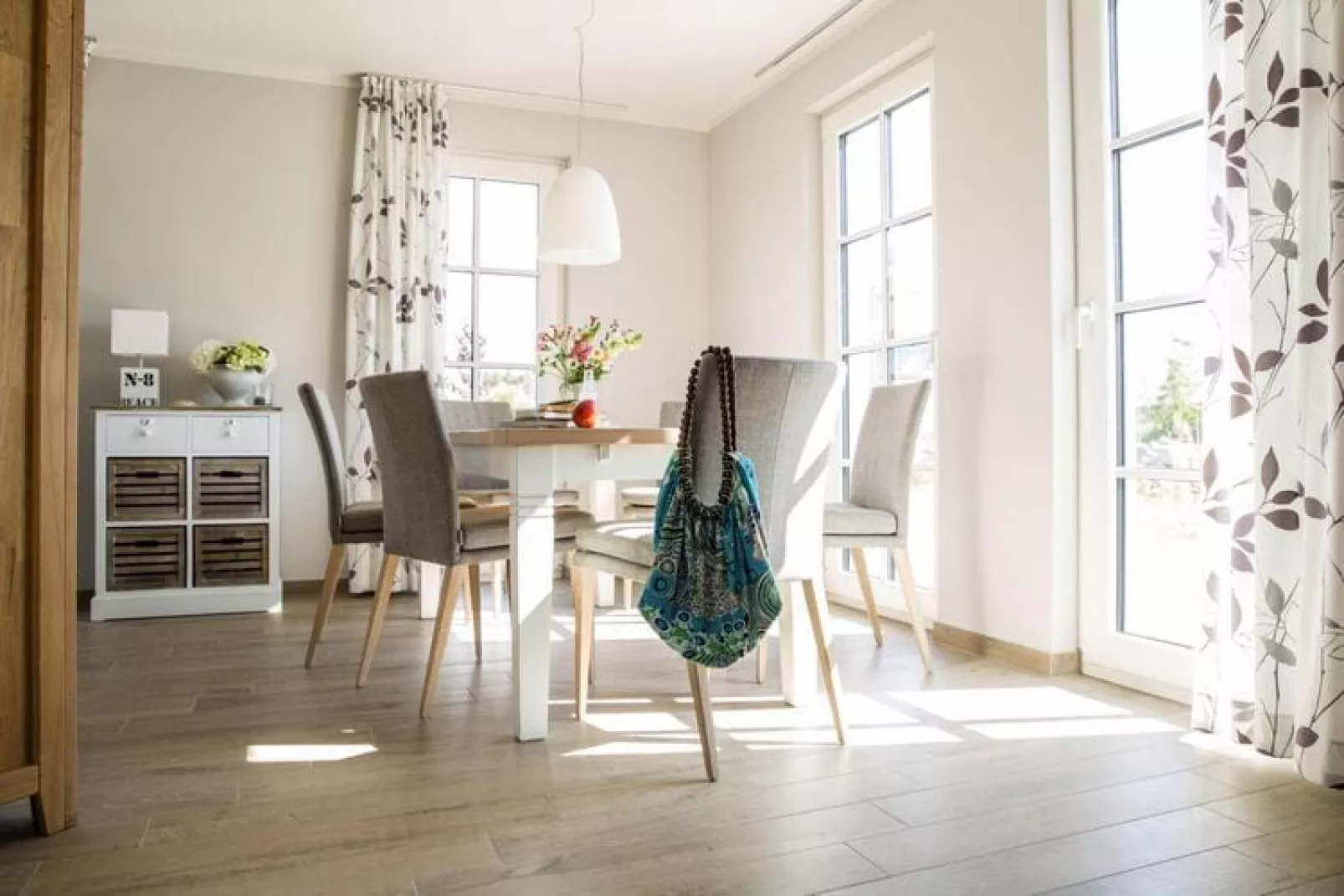 Schilfrohrsänger 54-Wohnzimmer