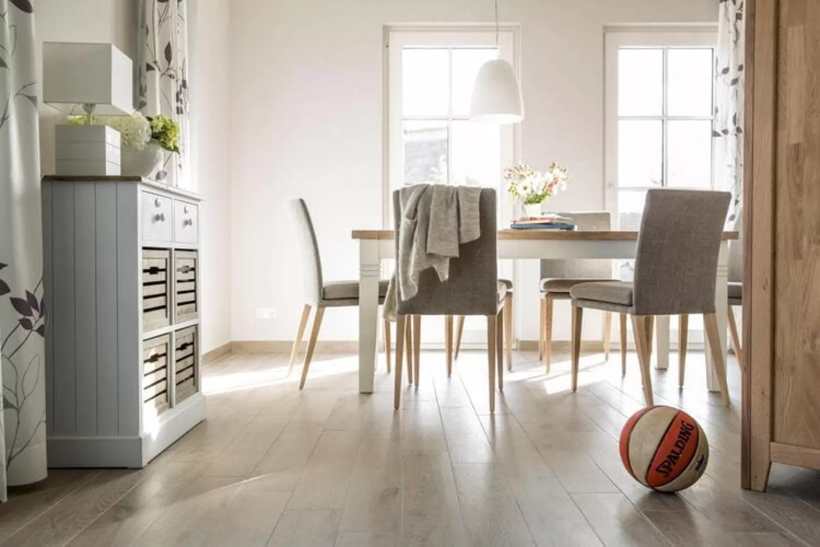 Schilfrohrsänger 54-Wohnzimmer