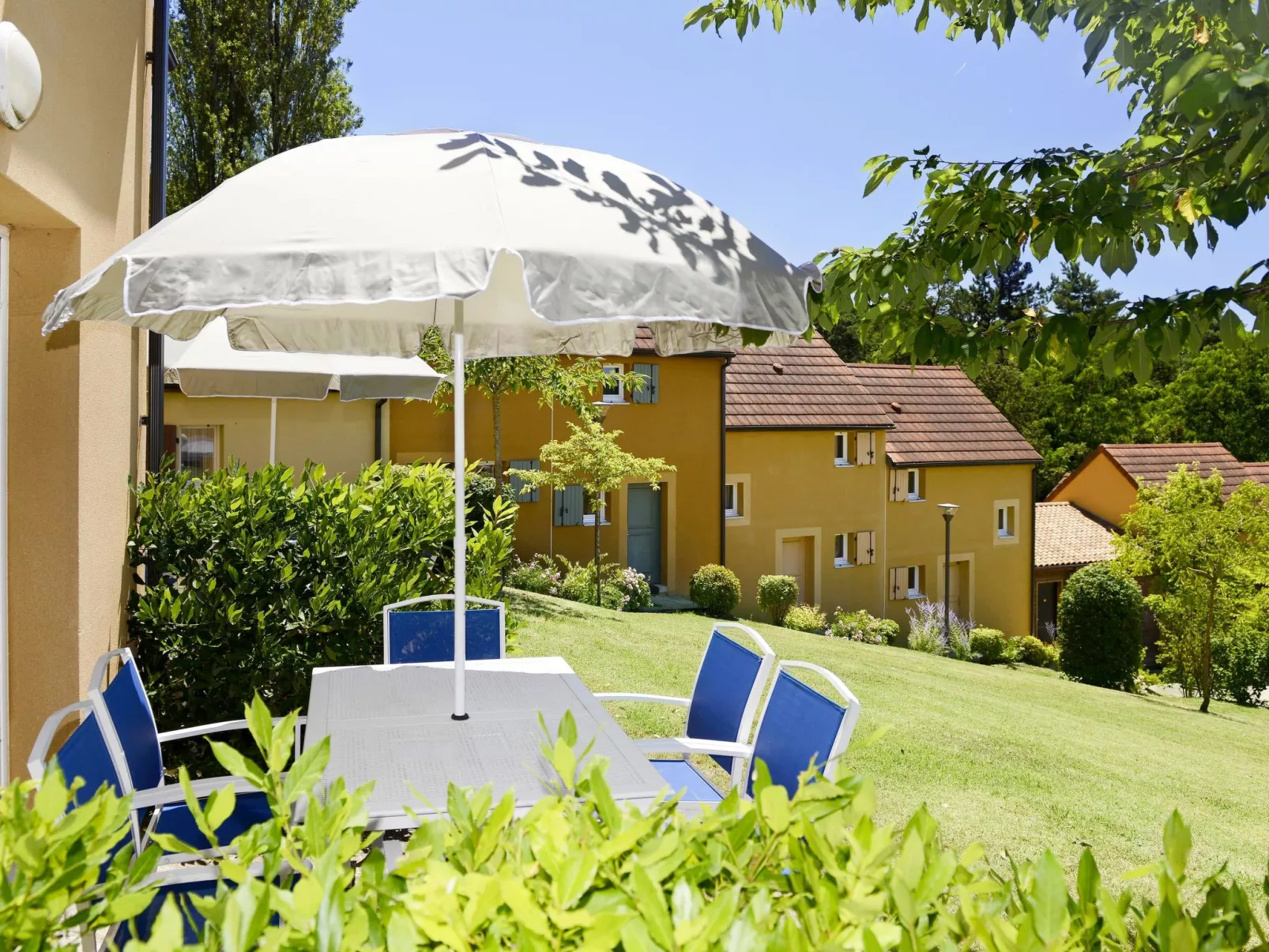 Les Coteaux de Sarlat-Outside