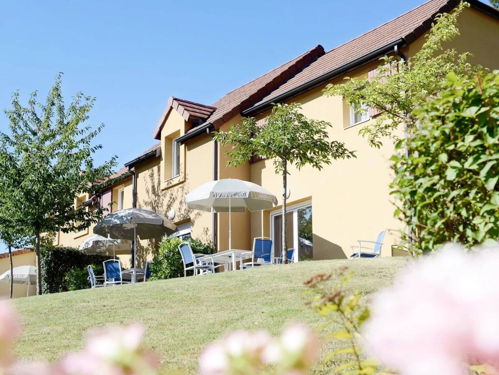 Les Coteaux de Sarlat-Outside