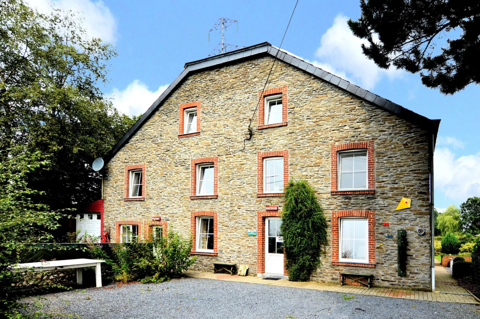 VillaRoche Le Gîte-Exterior summer