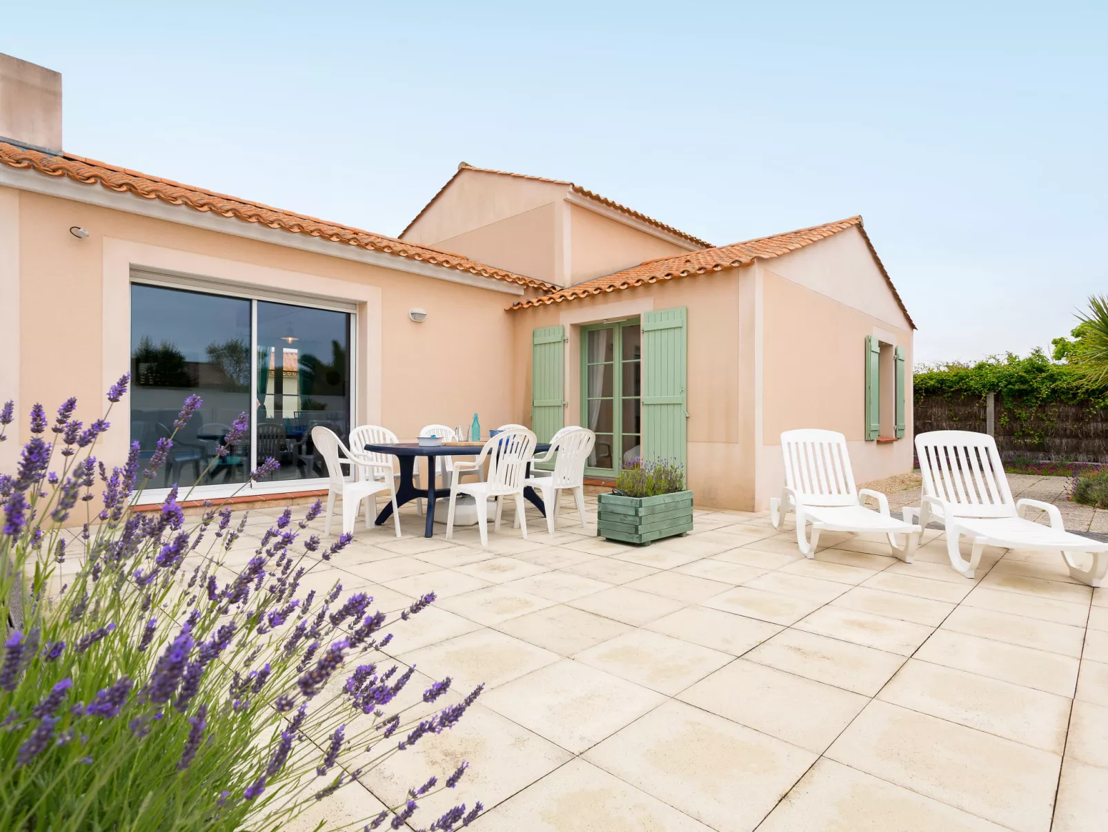 Domaine de Vertmarines-Outside