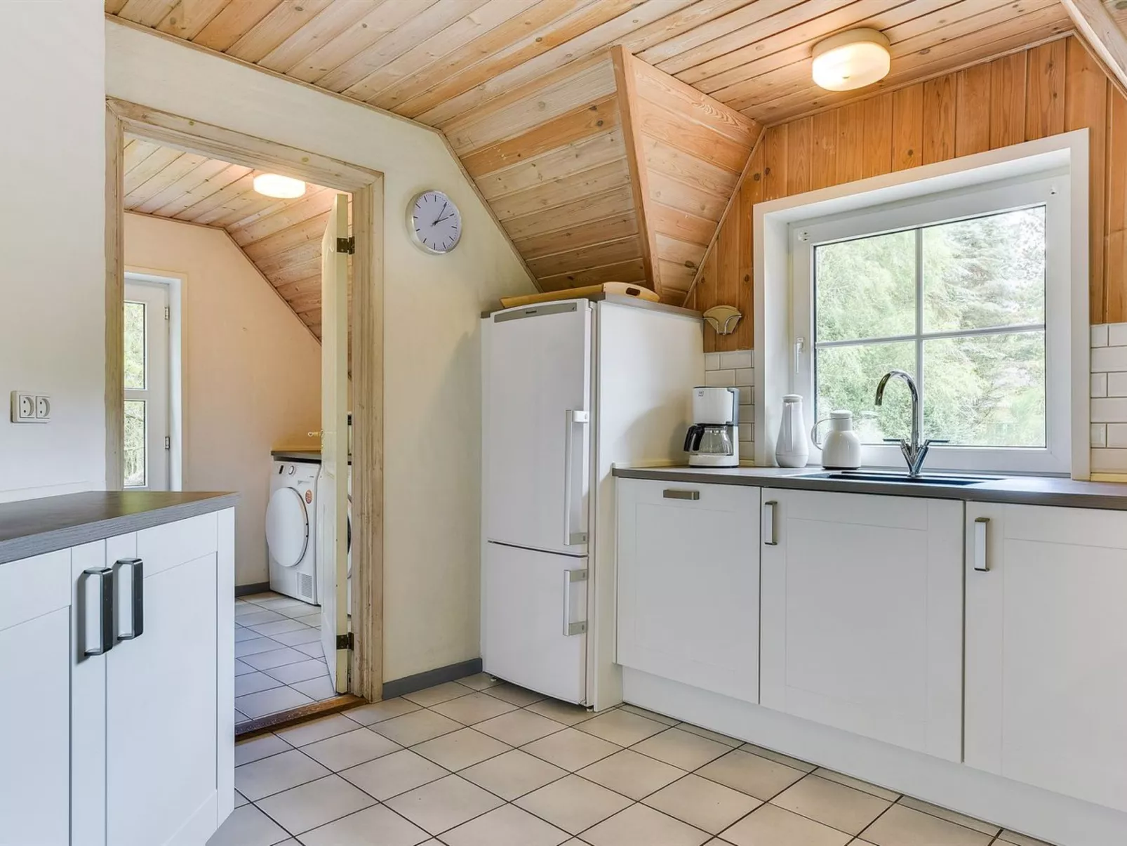 "Albin" - 2.8km from the sea-Inside