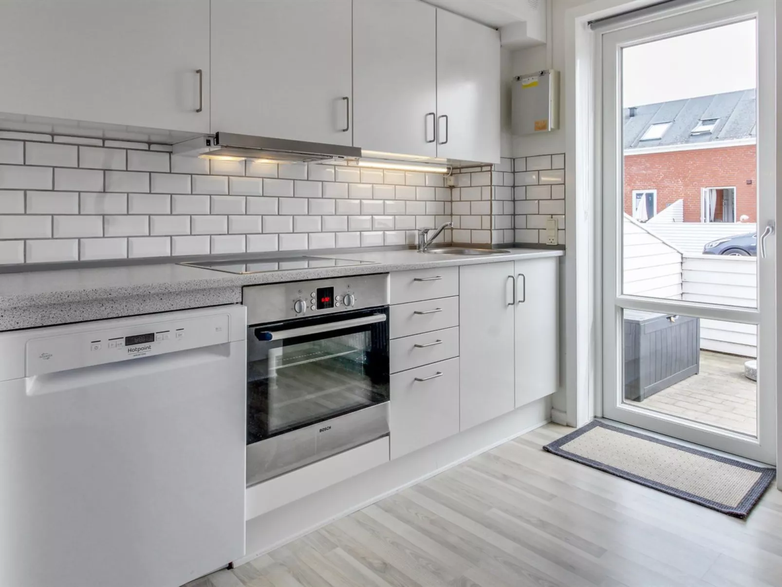 "Raine" - 2.3km from the sea-Inside