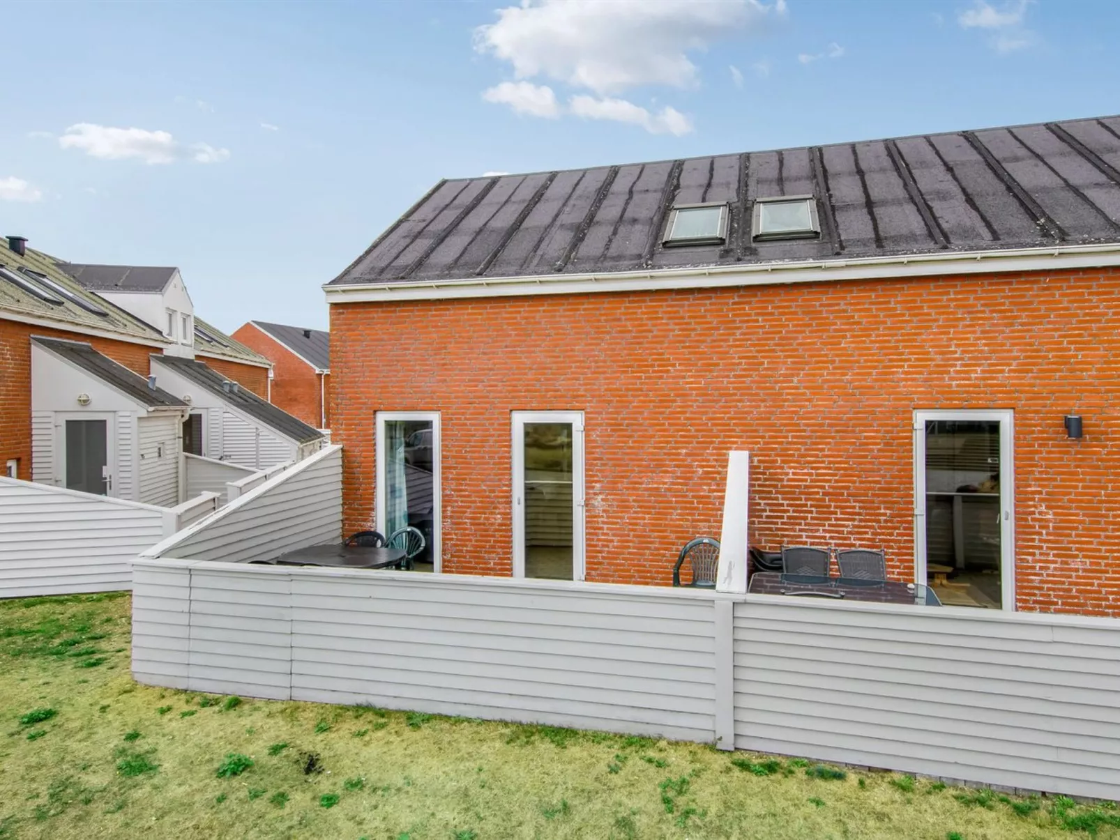 "Nils" - 2.3km from the sea-Outside