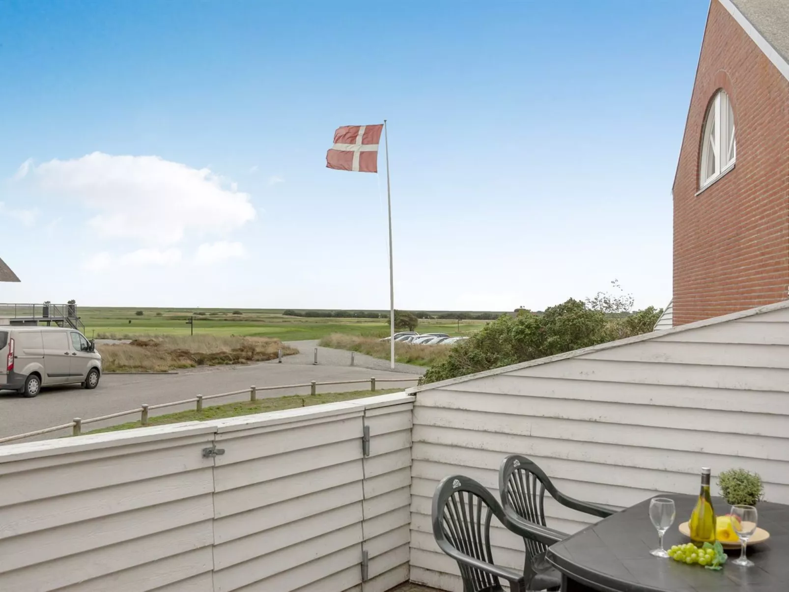 "Nils" - 2.3km from the sea-Outside