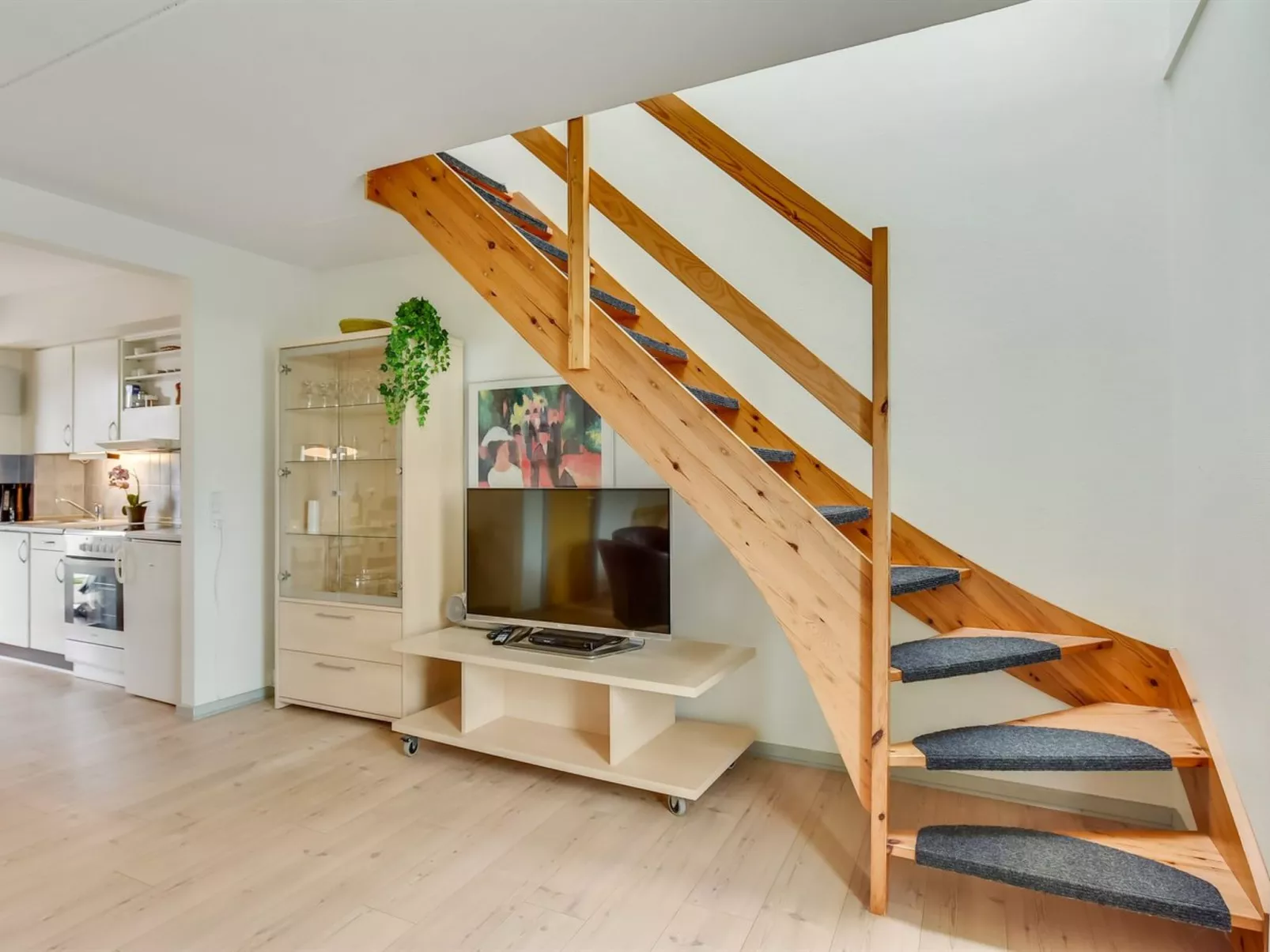 "Nils" - 2.3km from the sea-Inside