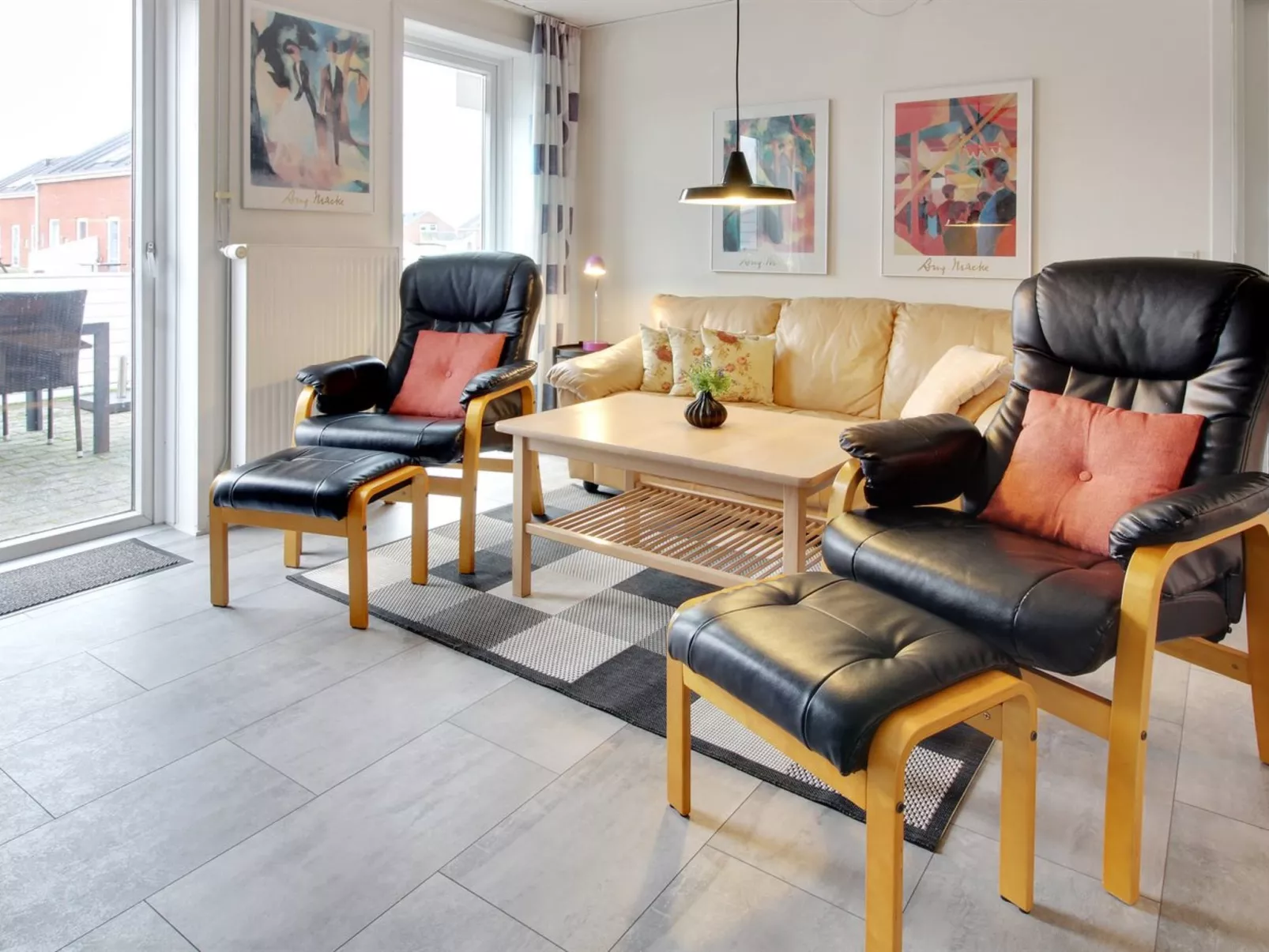 "Tinna" - 2.3km from the sea-Inside