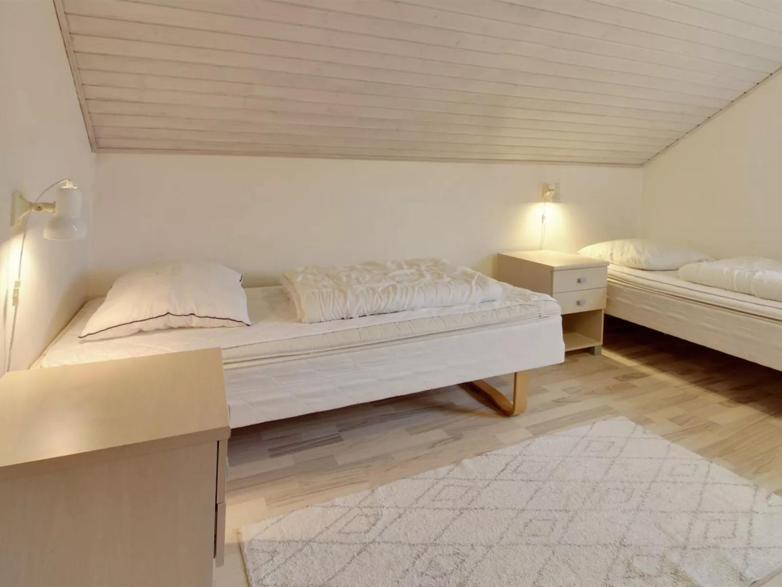 "Tinna" - 2.3km from the sea-Inside