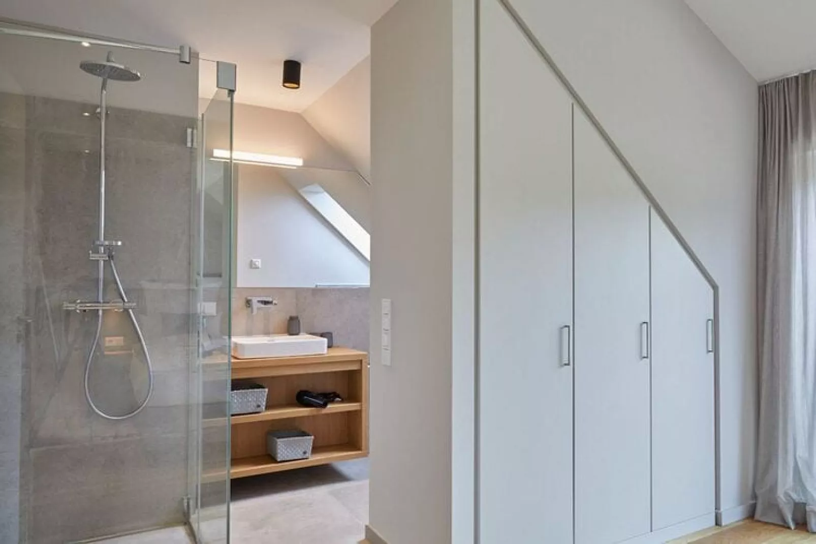 Bades Huk Hohenkirchen-2 Schlafzimmer-Badezimmer