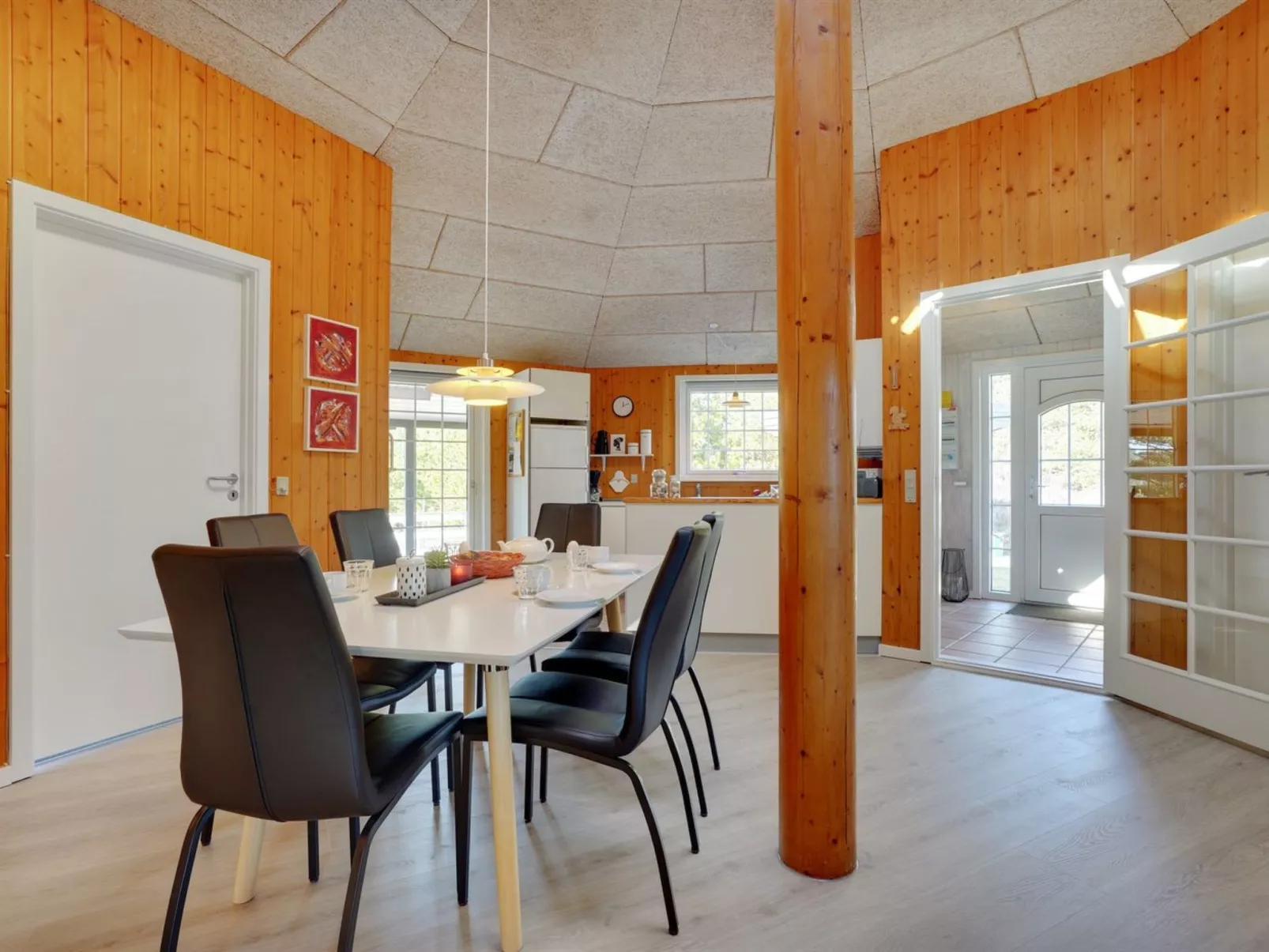 "Mariette" - 3.1km from the sea-Inside