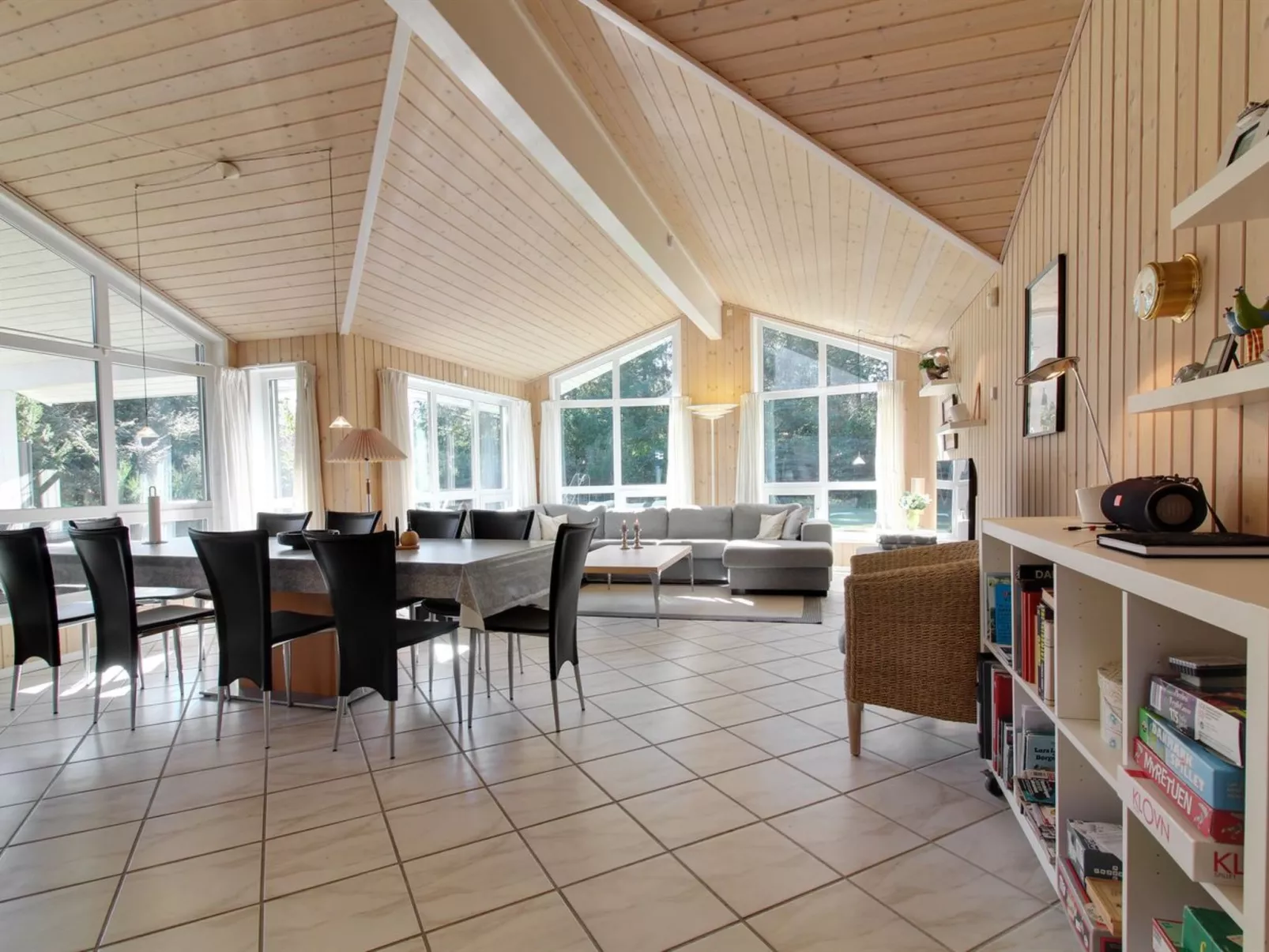 "Aniki" - 1.4km from the sea-Inside