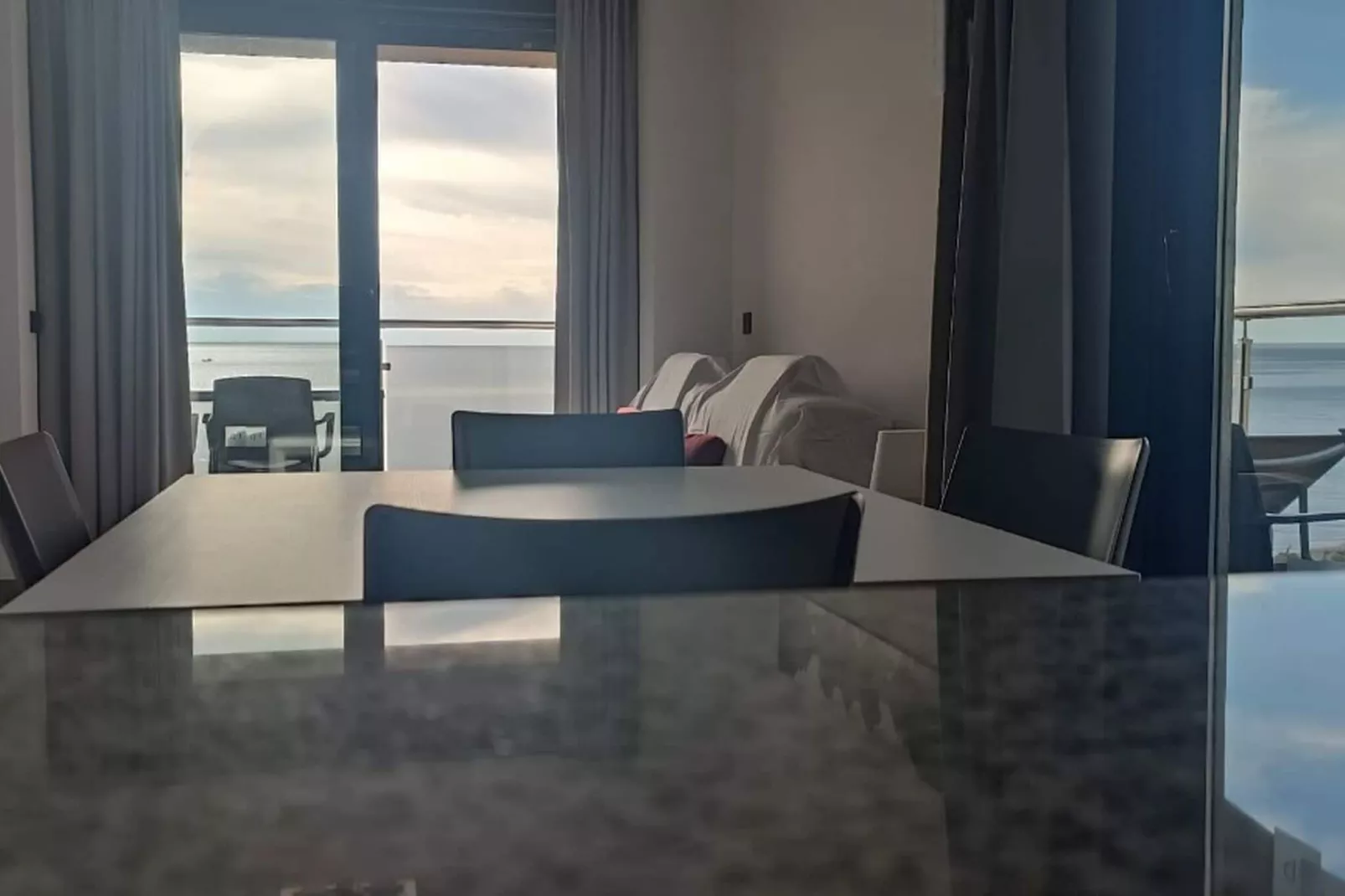Apartamento con patio-Living room