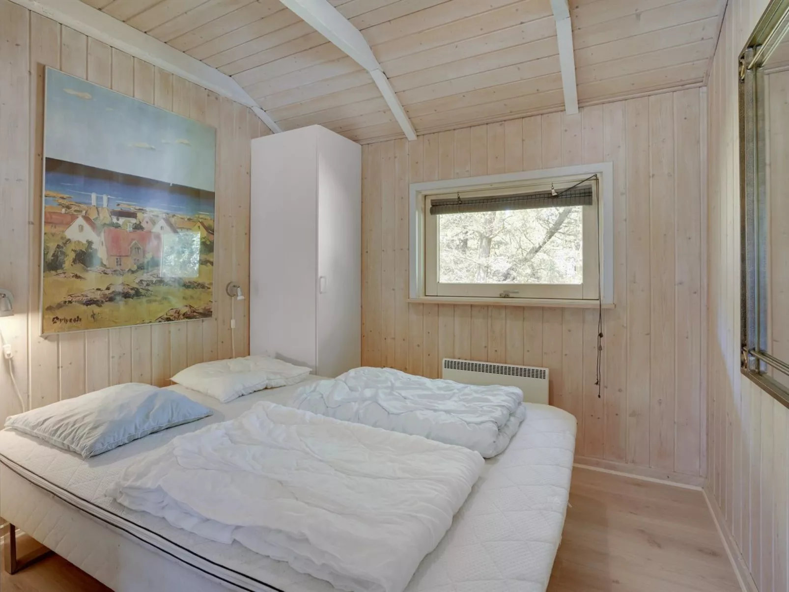 "Lin" - 2.9km from the sea-Inside