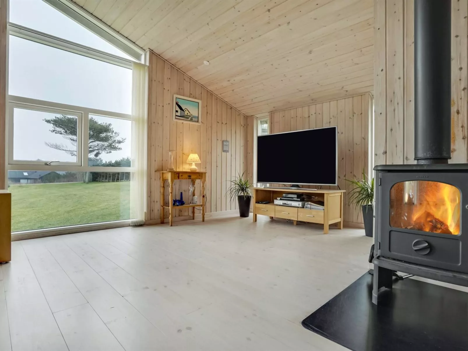 "Sampsa" - 600m from the sea-Drinnen
