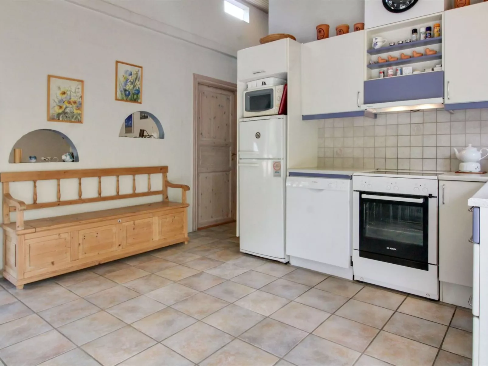 "Elsy" - 2.6km from the sea-Inside