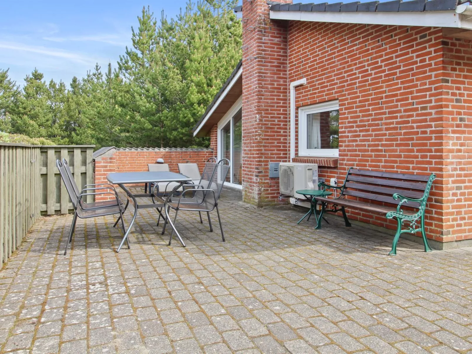 "Elsy" - 2.6km from the sea-Inside