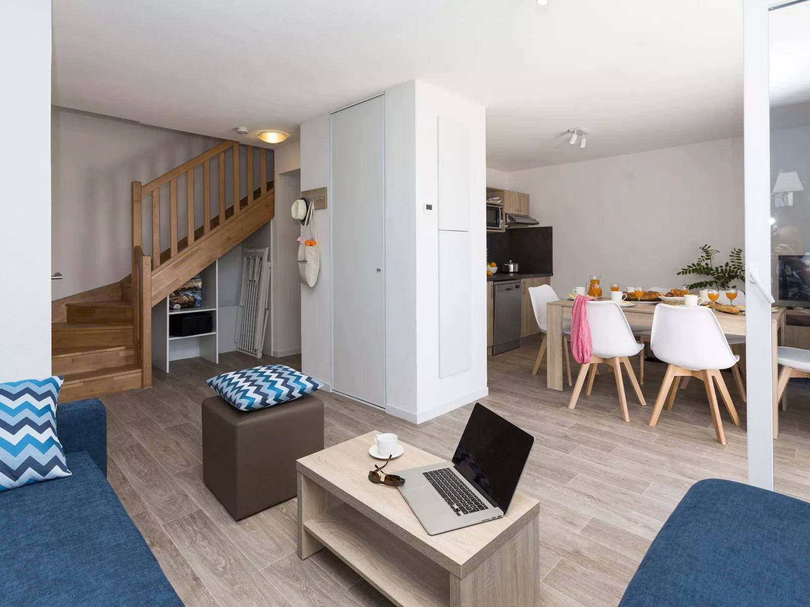 Le Domaine des Pins-Inside