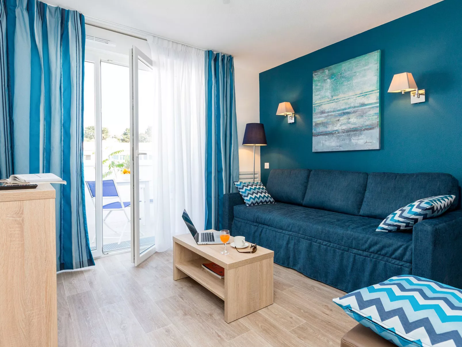 Le Domaine des Pins-Inside