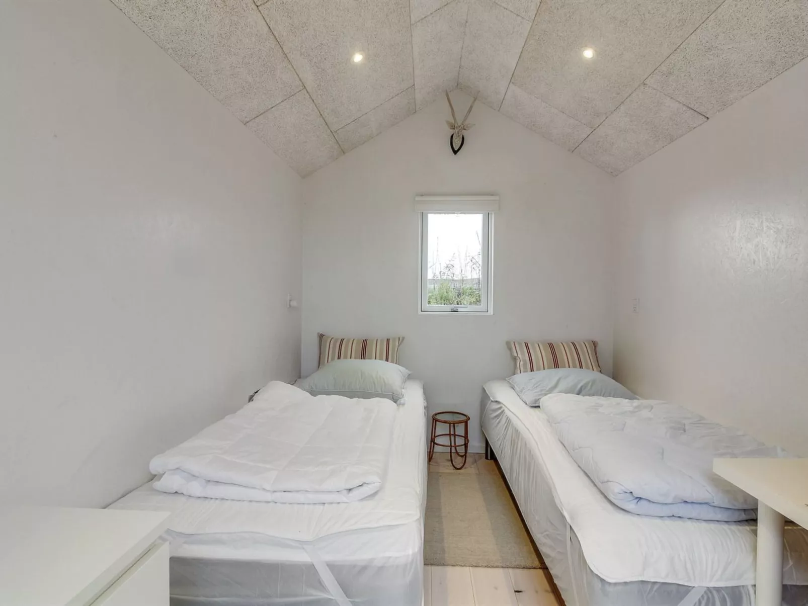 "Nehat" - 300m from the sea-Inside