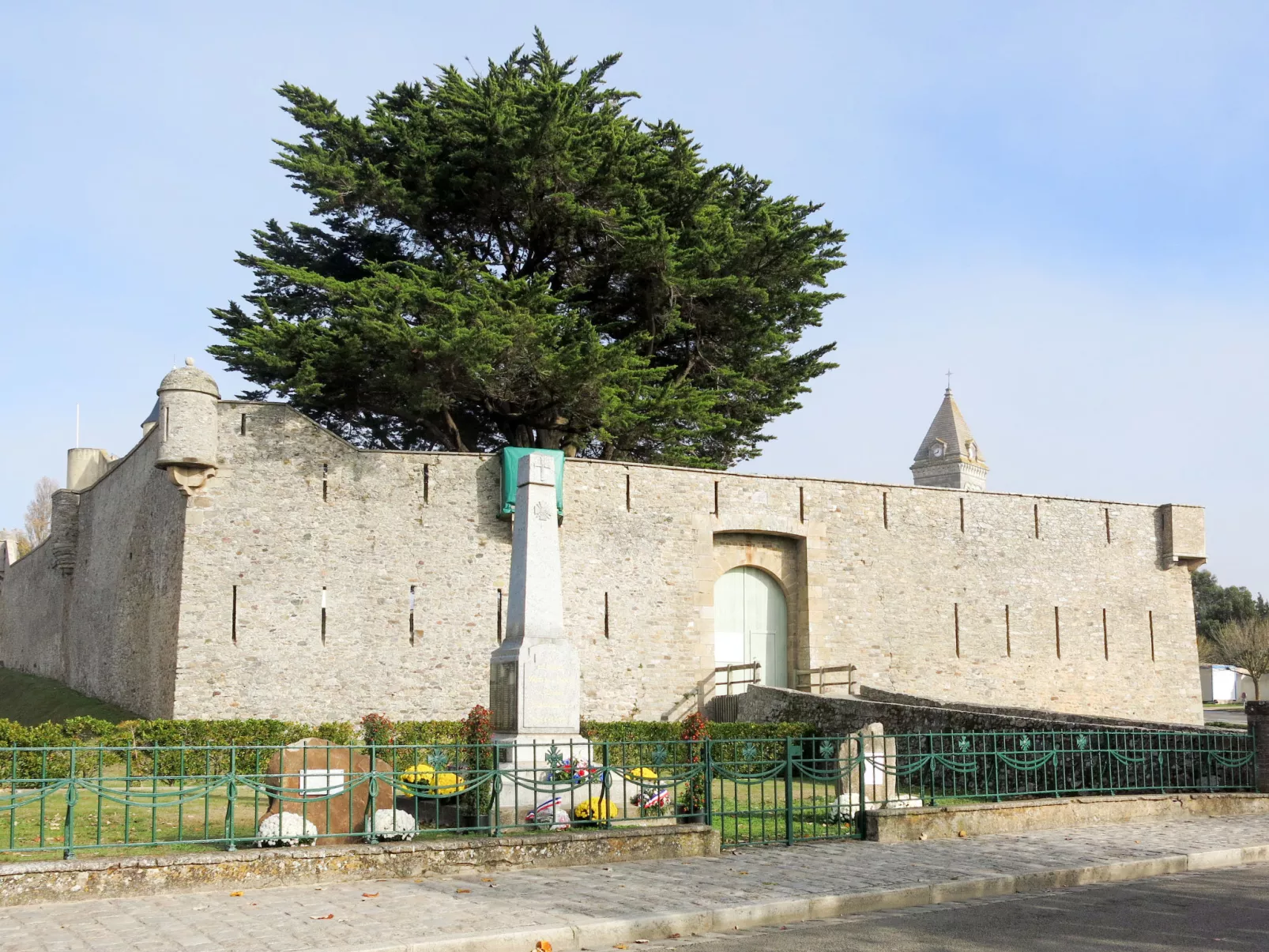 Le Domaine des Pins-Area