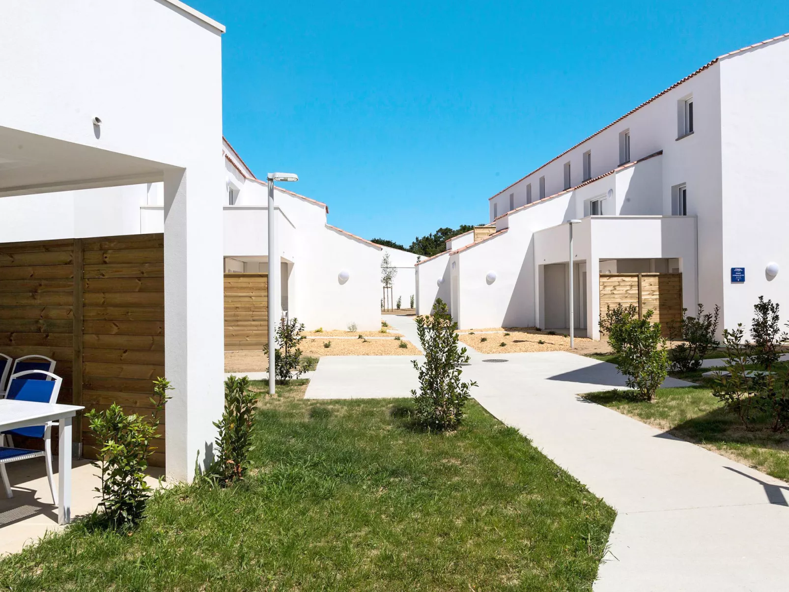 Le Domaine des Pins-Outside