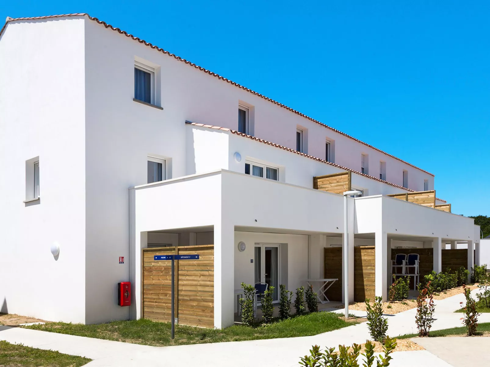 Le Domaine des Pins-Outside