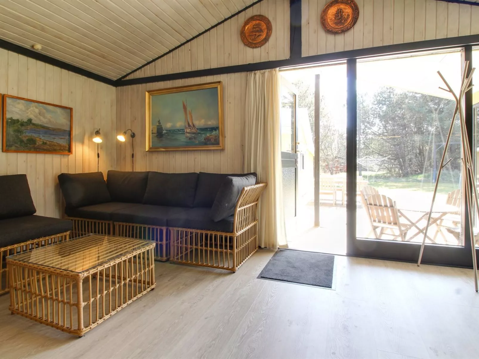 "Biergh" - 600m from the sea-Inside