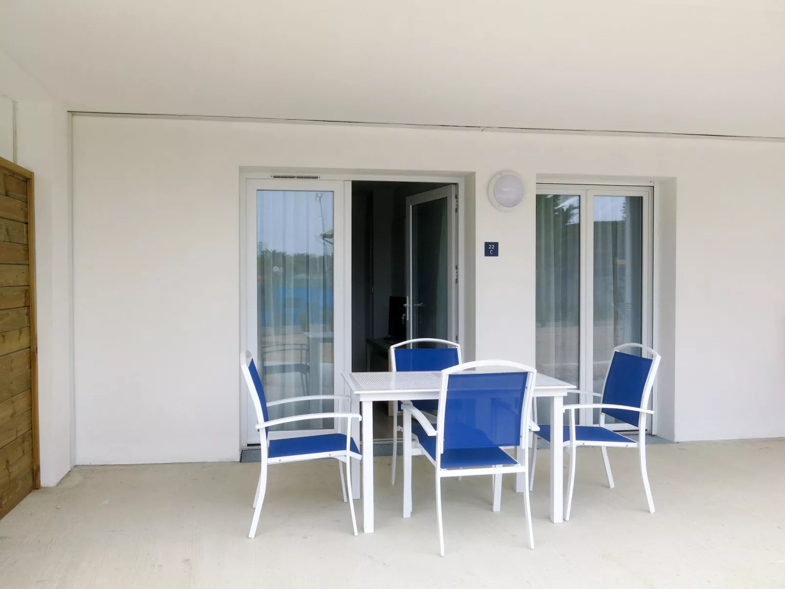 Le Domaine des Pins-Inside