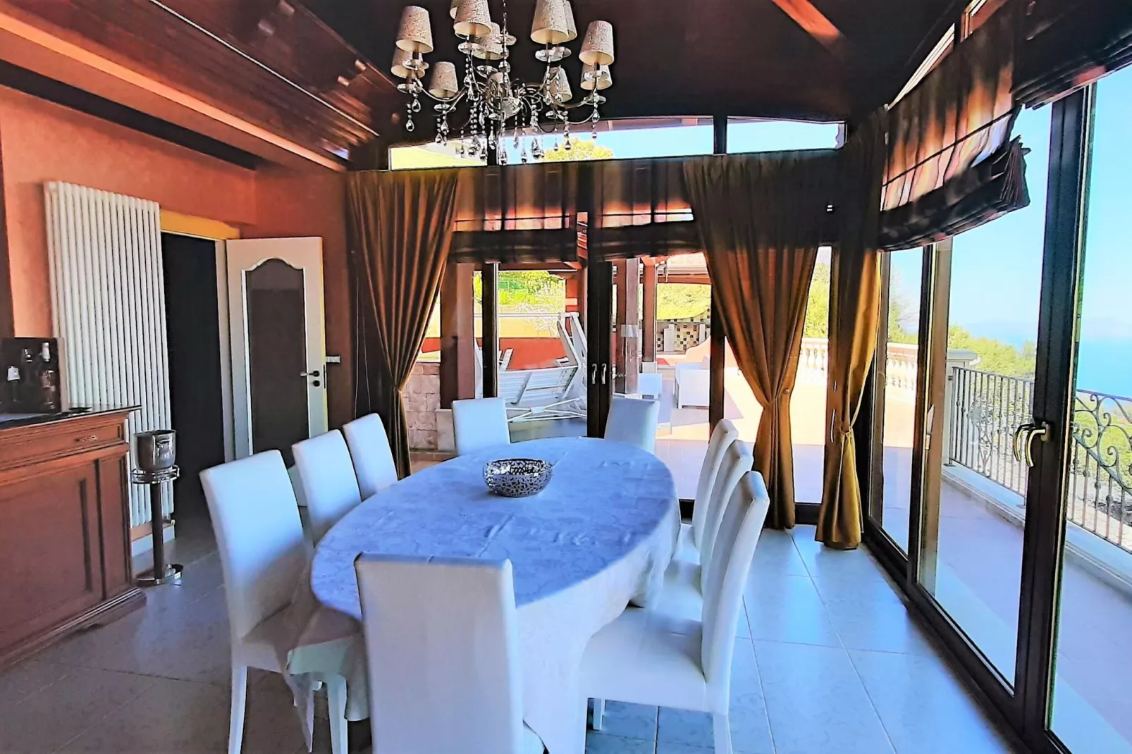 Villa Rosaria-Dining room