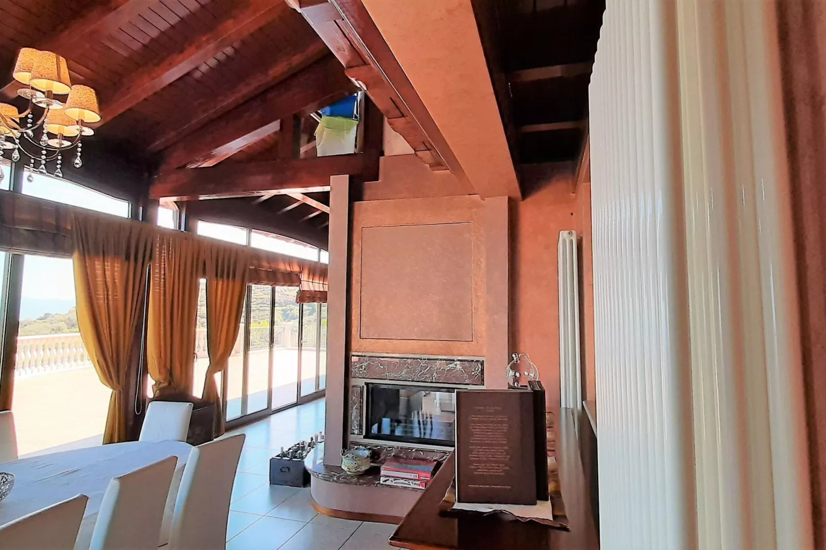 Villa Rosaria-Dining room