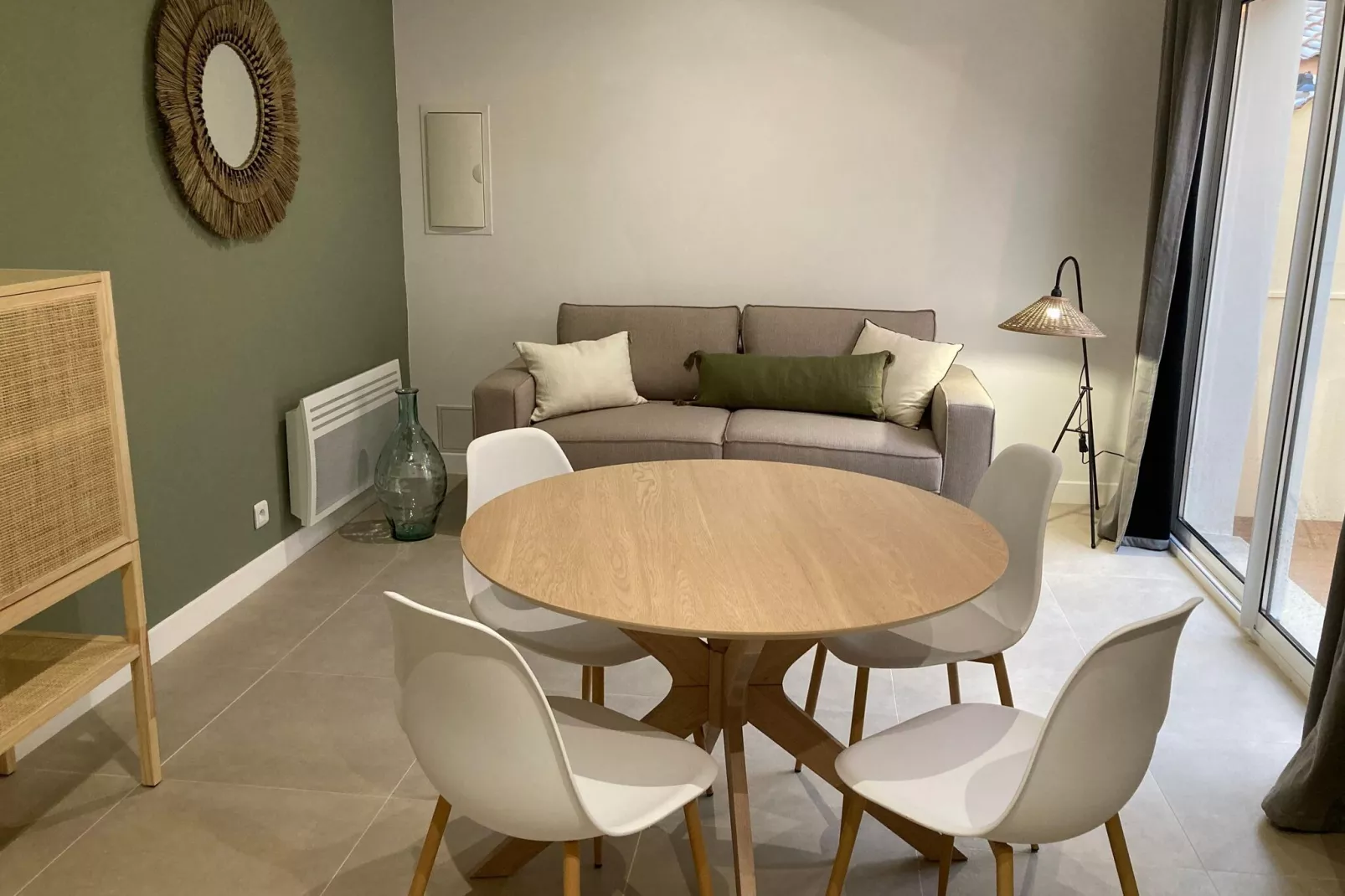 Gite Saint Remy de Provence-Dining room