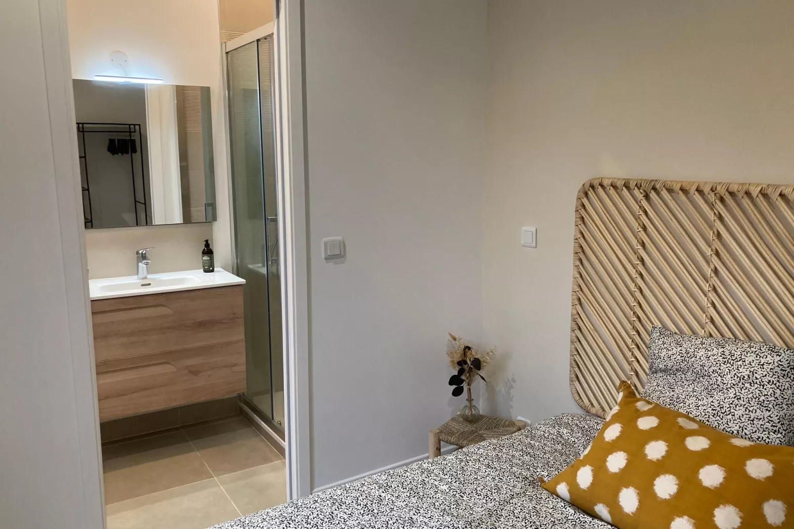Gite Saint Remy de Provence-Bathroom