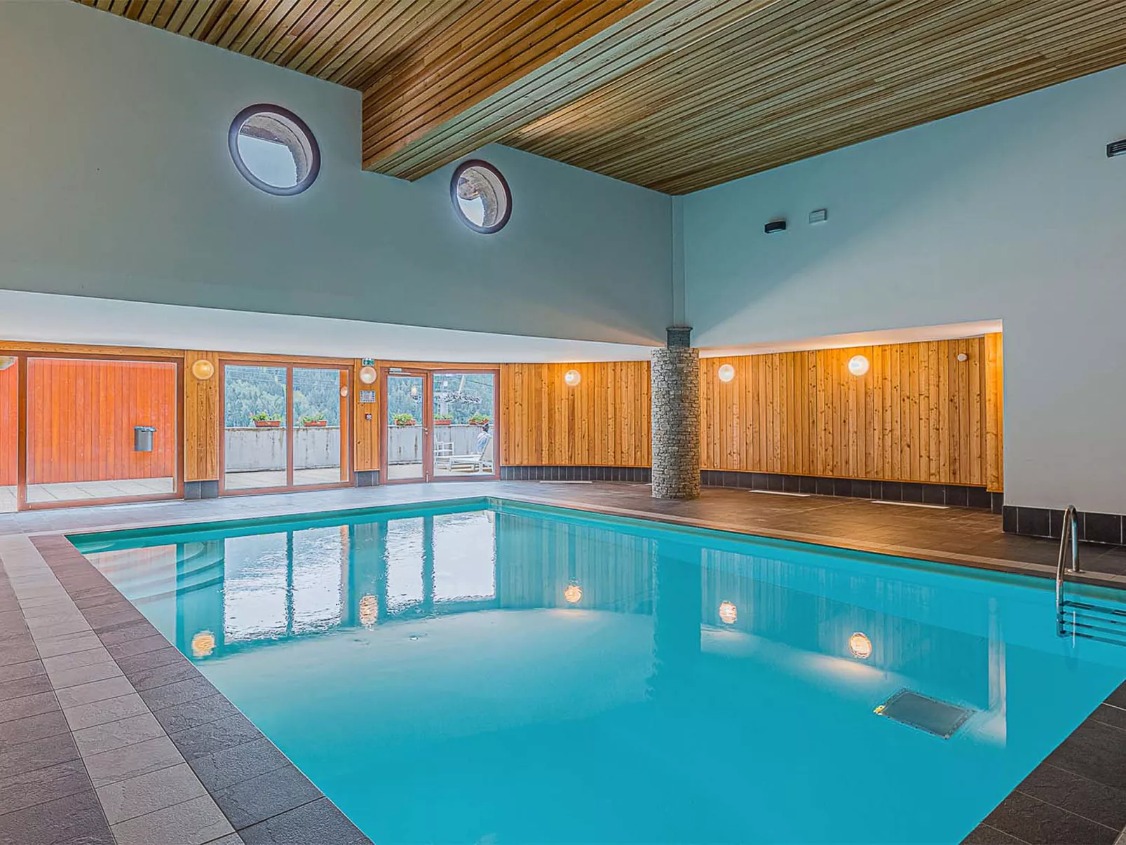La Cascade - Inside