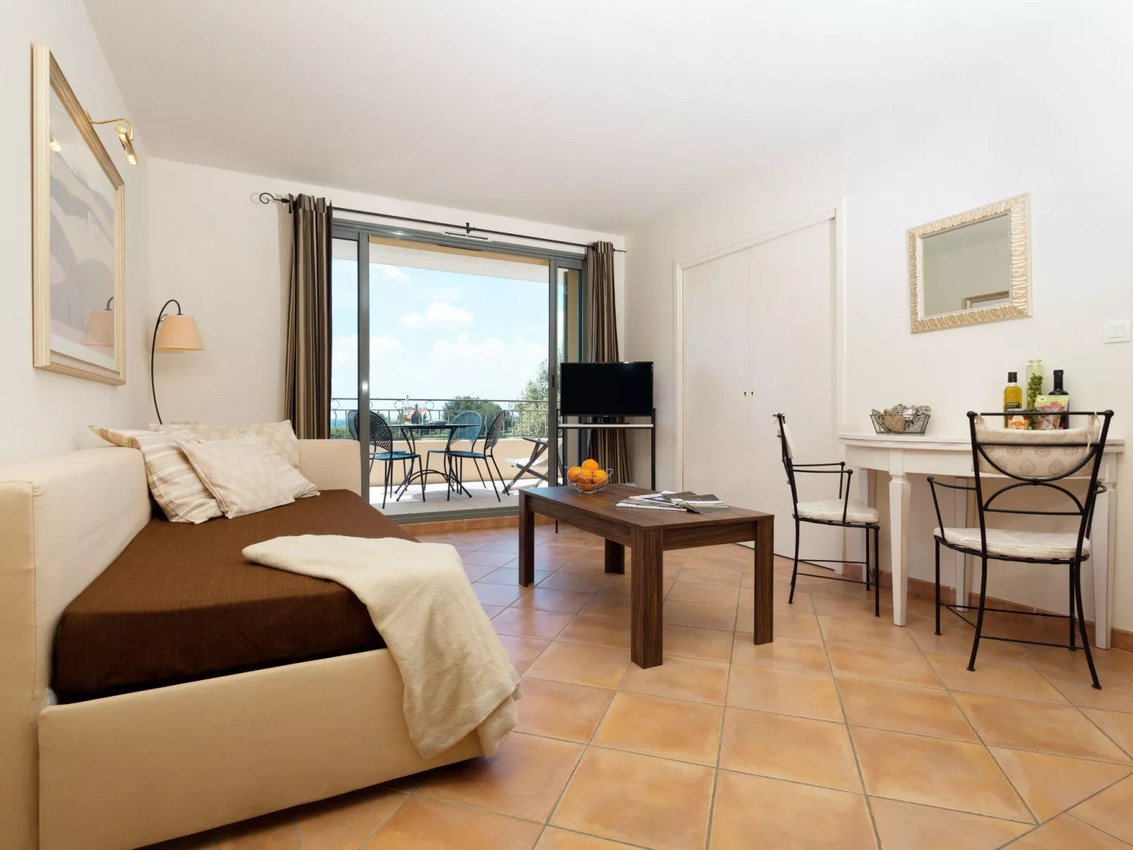 Provence Country Club-Drinnen