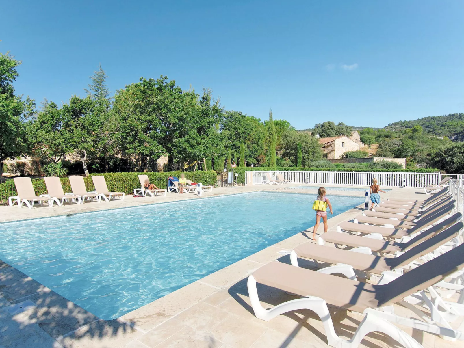 La Bastide des Chênes-Outside