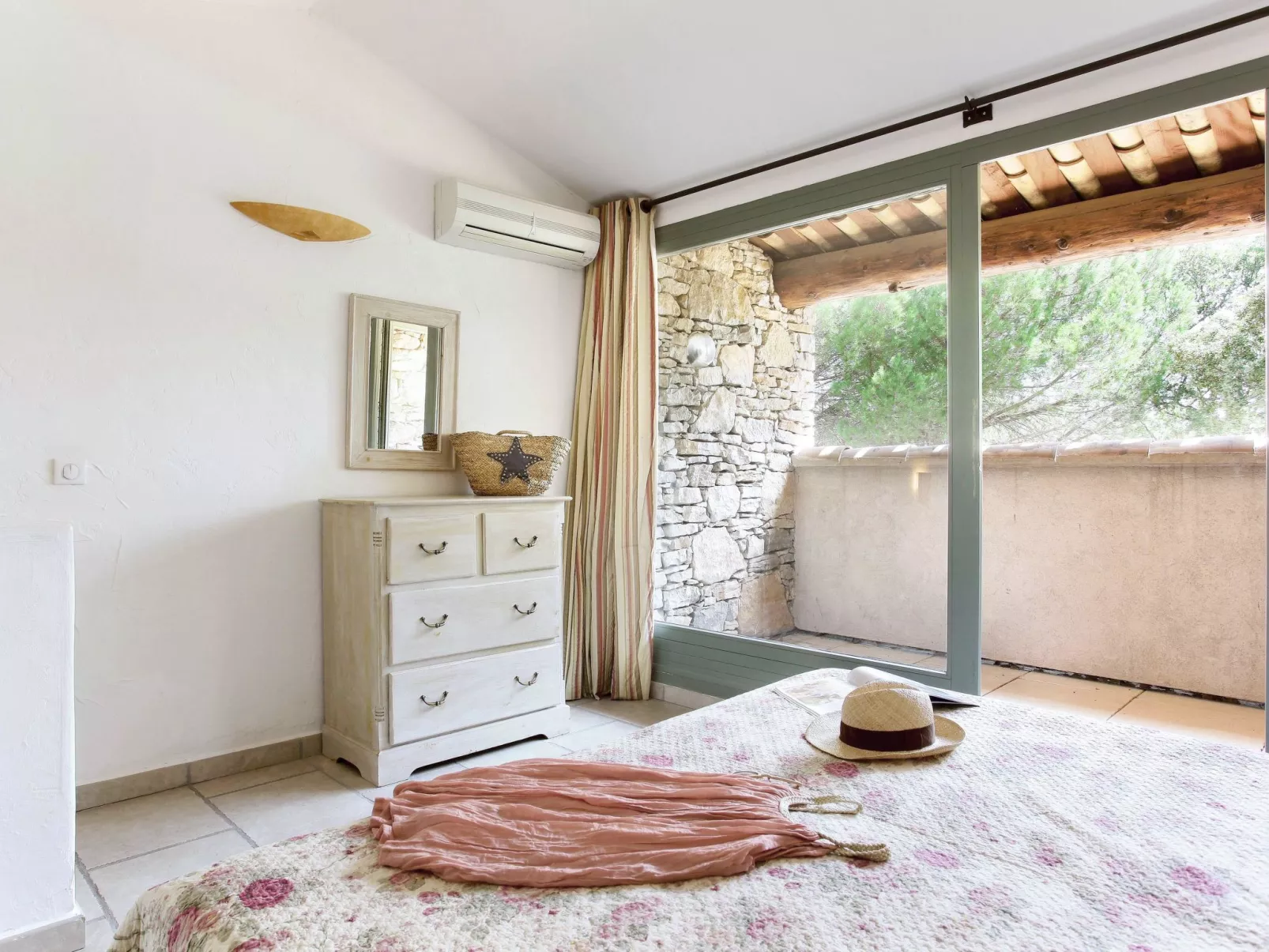 La Bastide des Chênes-Inside