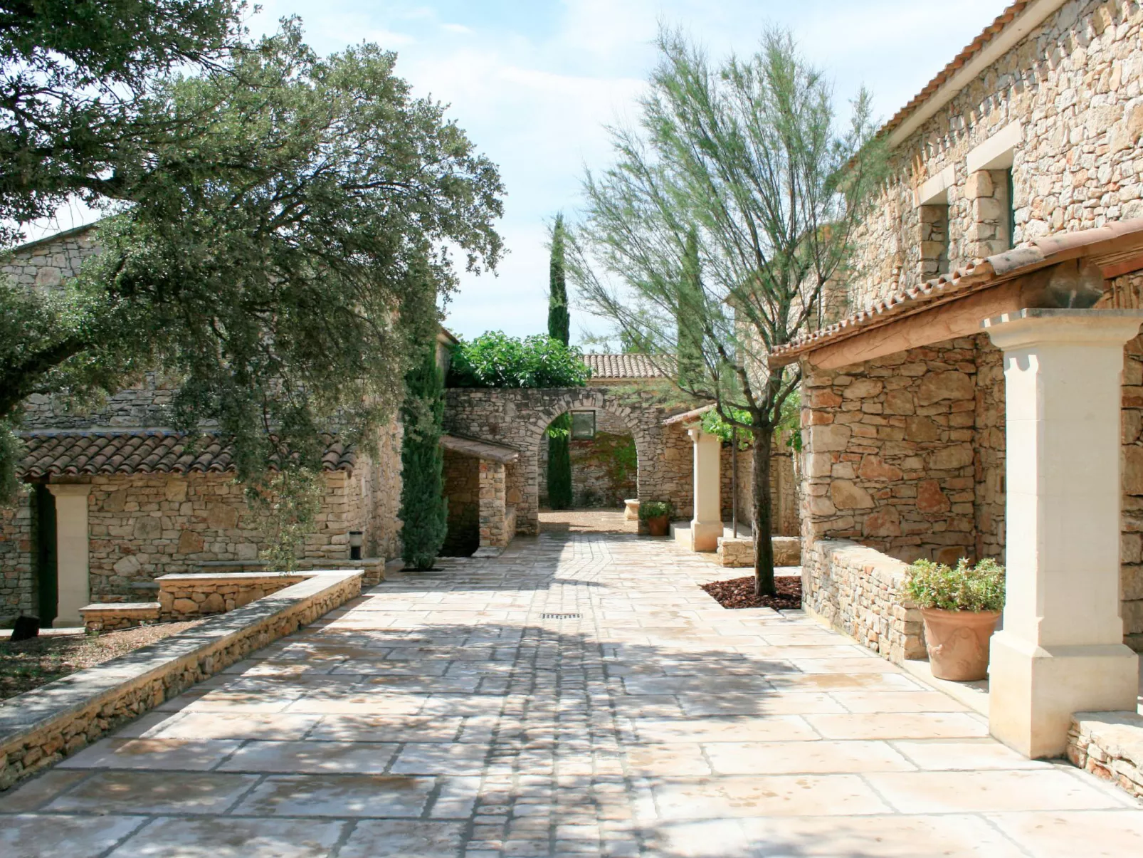 La Bastide des Chênes-Outside