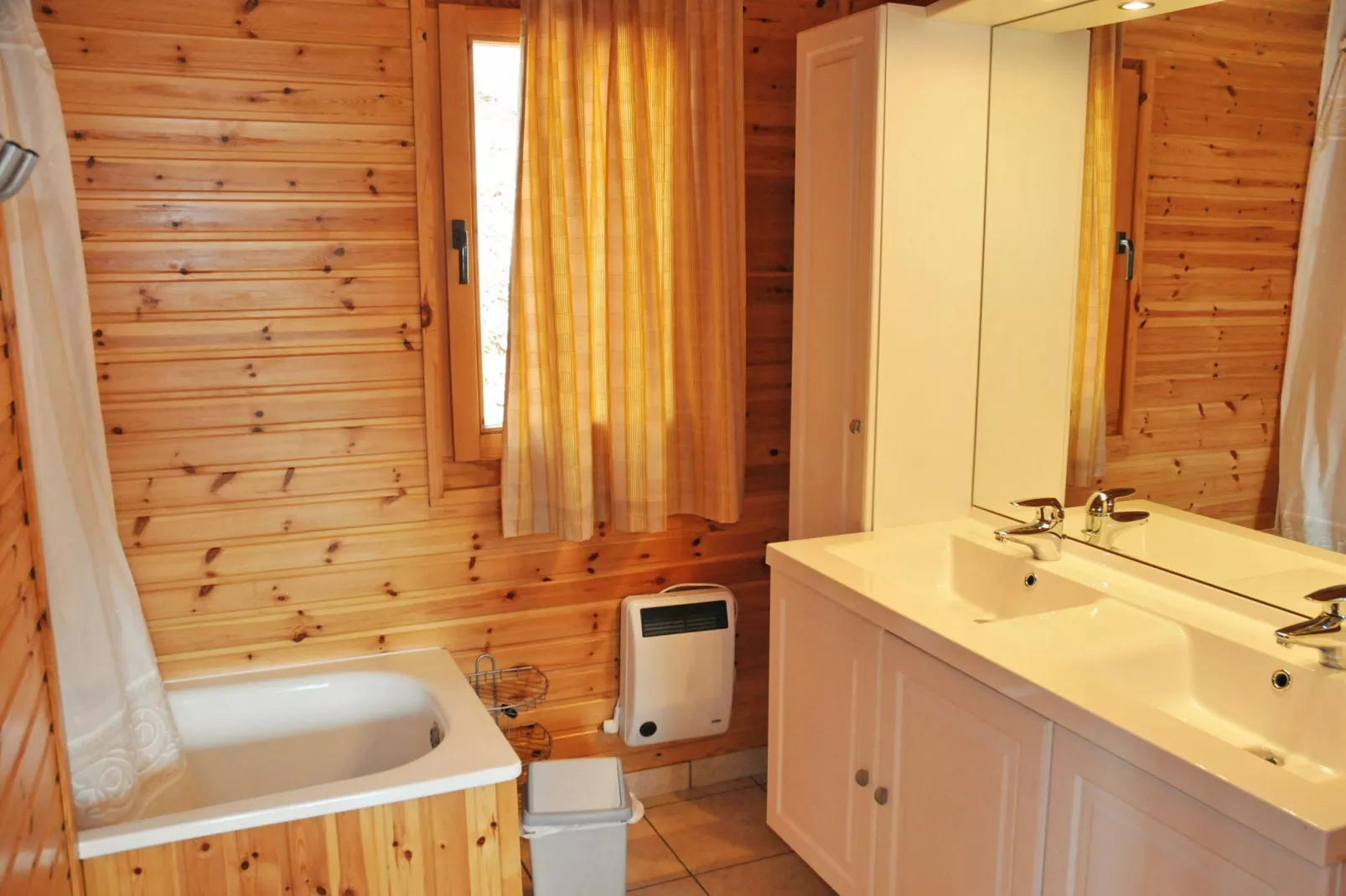 Les Rochettes Vénus 1-Bathroom