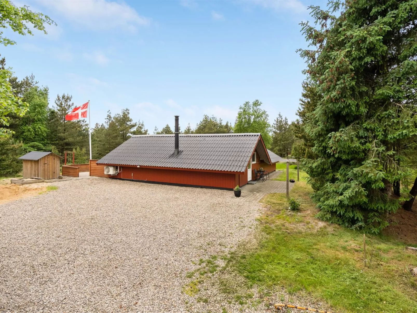 "Runulf" - 2.9km from the sea-Outside