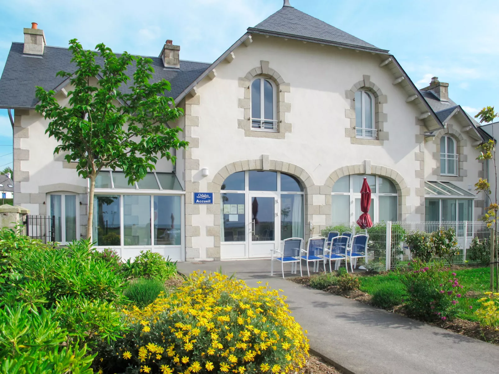 Domaine des Roches Jaunes-Outside