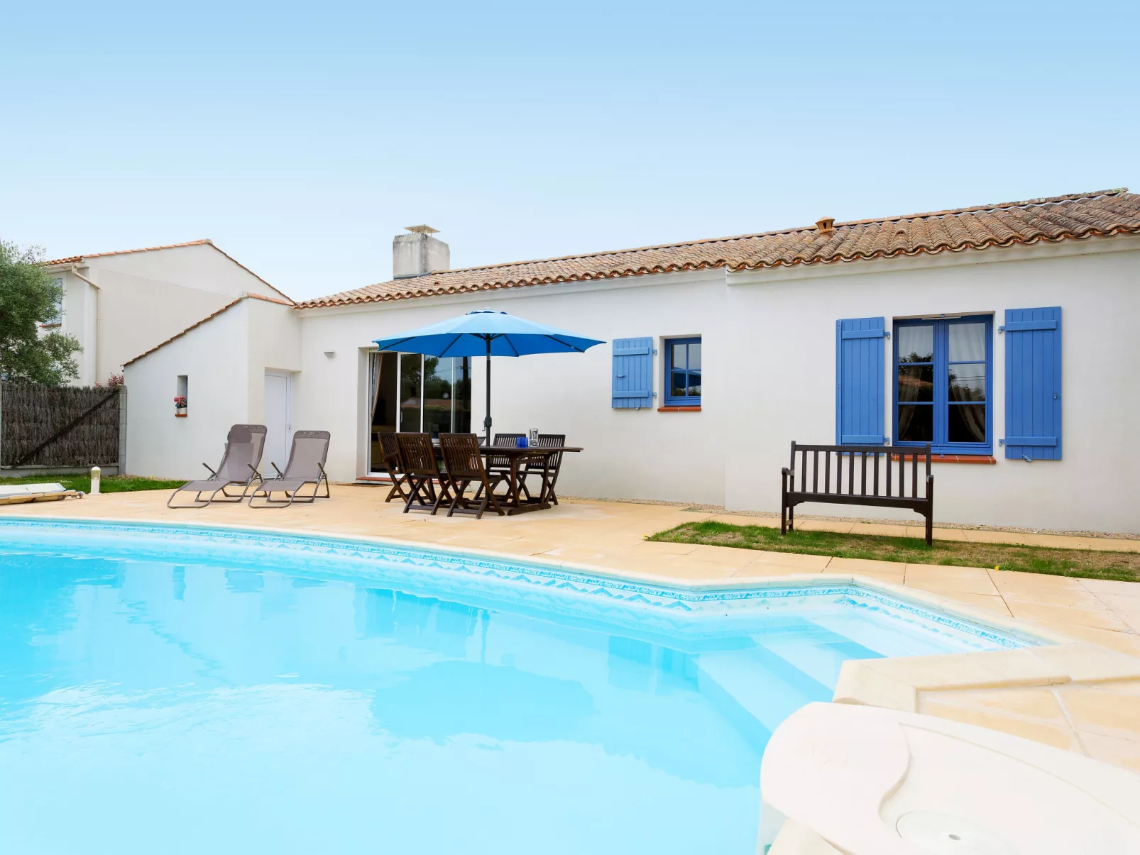 Domaine de Vertmarines-Outside