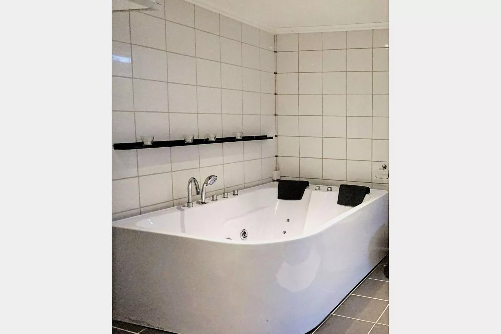 6 person holiday home in VISBY-Spa