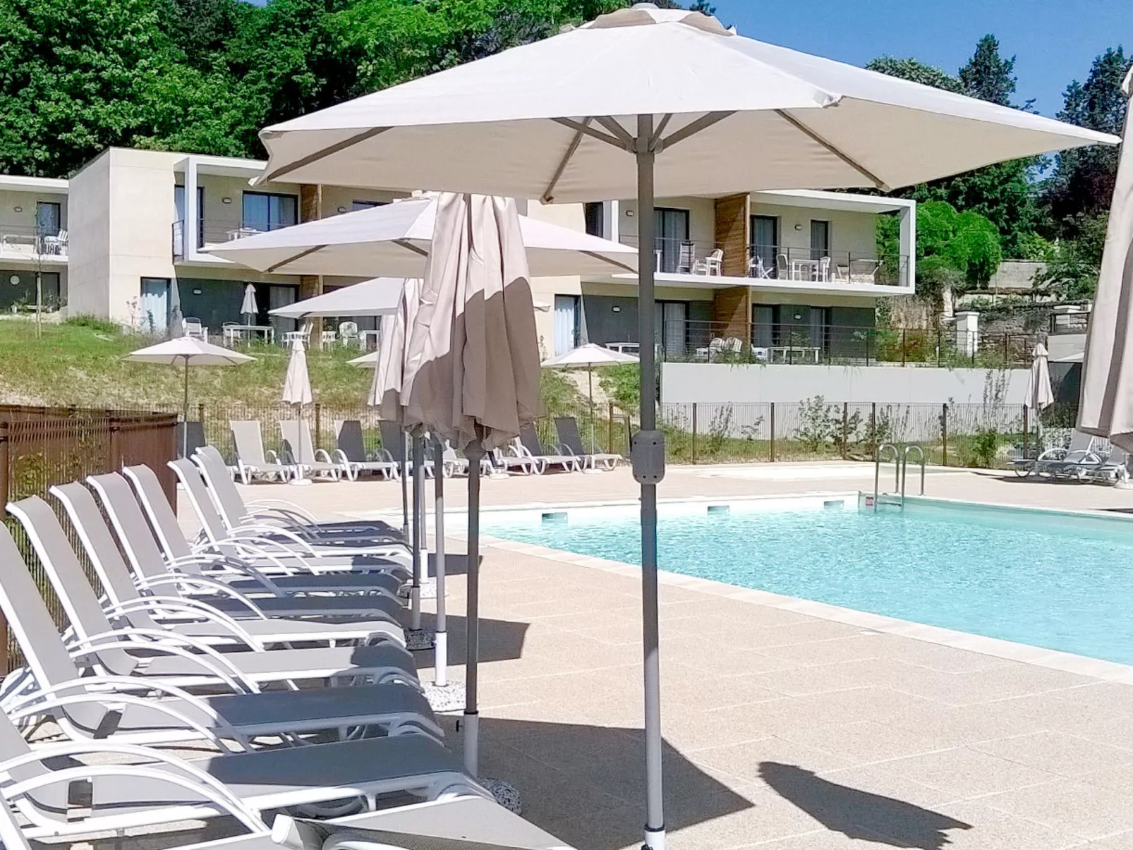 Le Clos Saint Michel-Outside