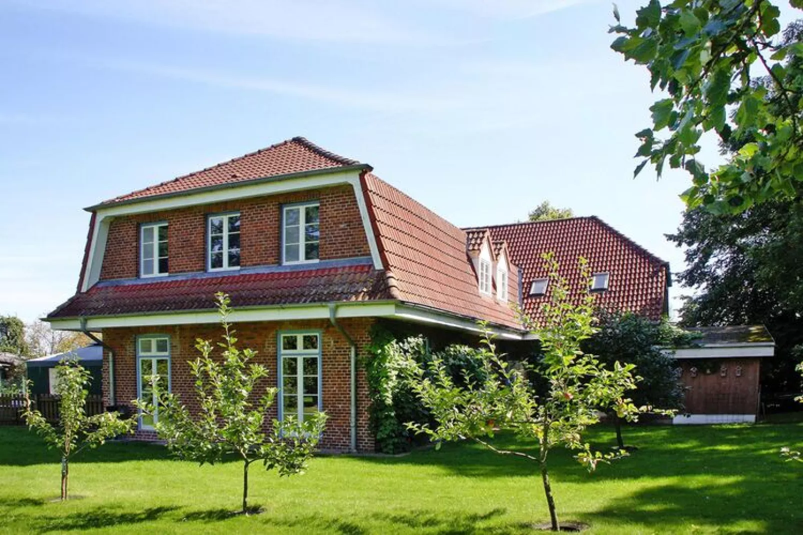 Gutshaus Schulenbrook Kiefer 100 m² 2 P-Exterior summer
