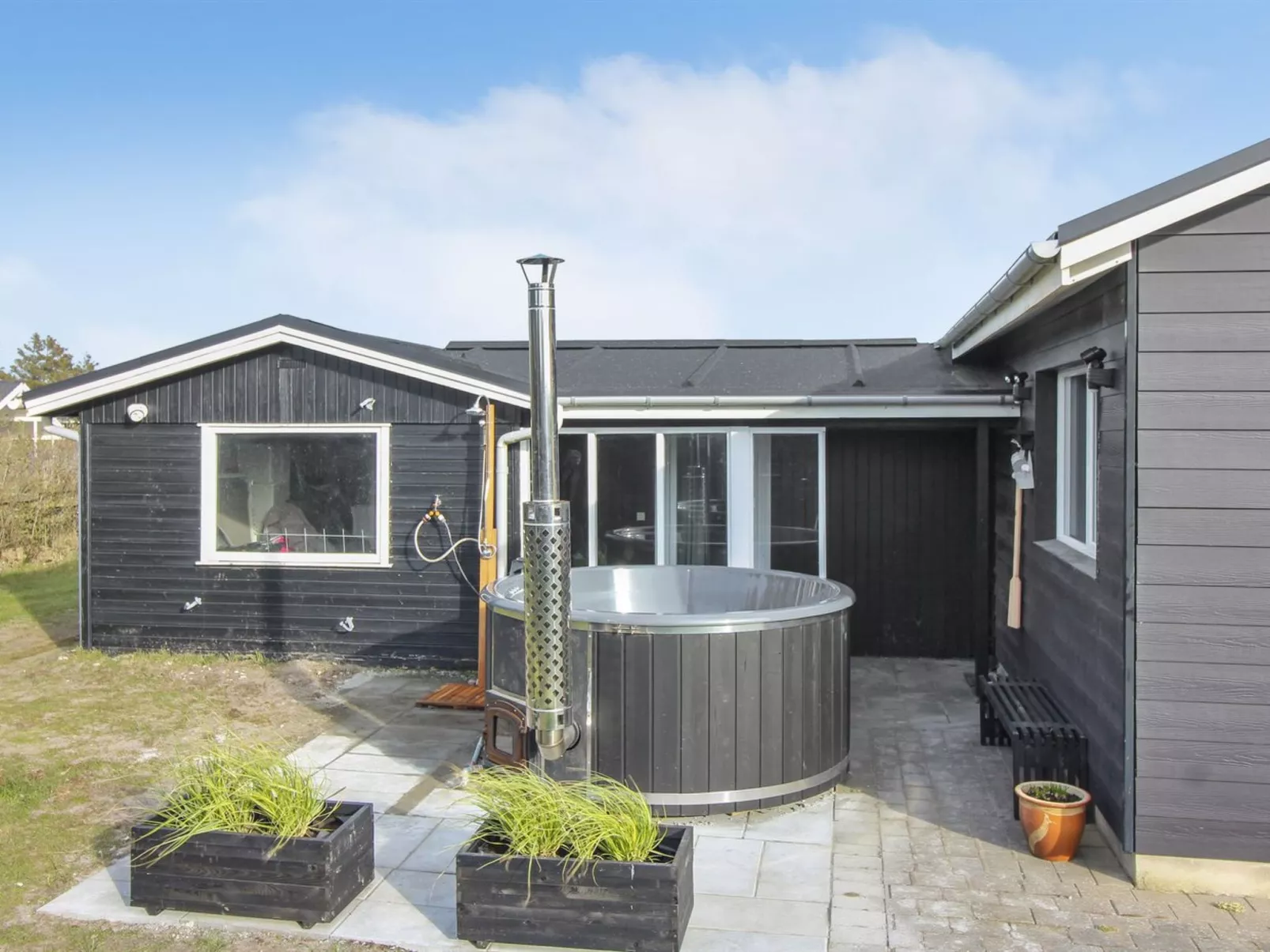 "Jespar" - 300m from the sea-Outside